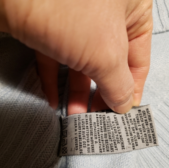 NWOT - Canadiens sweater - Picture 10 of 10